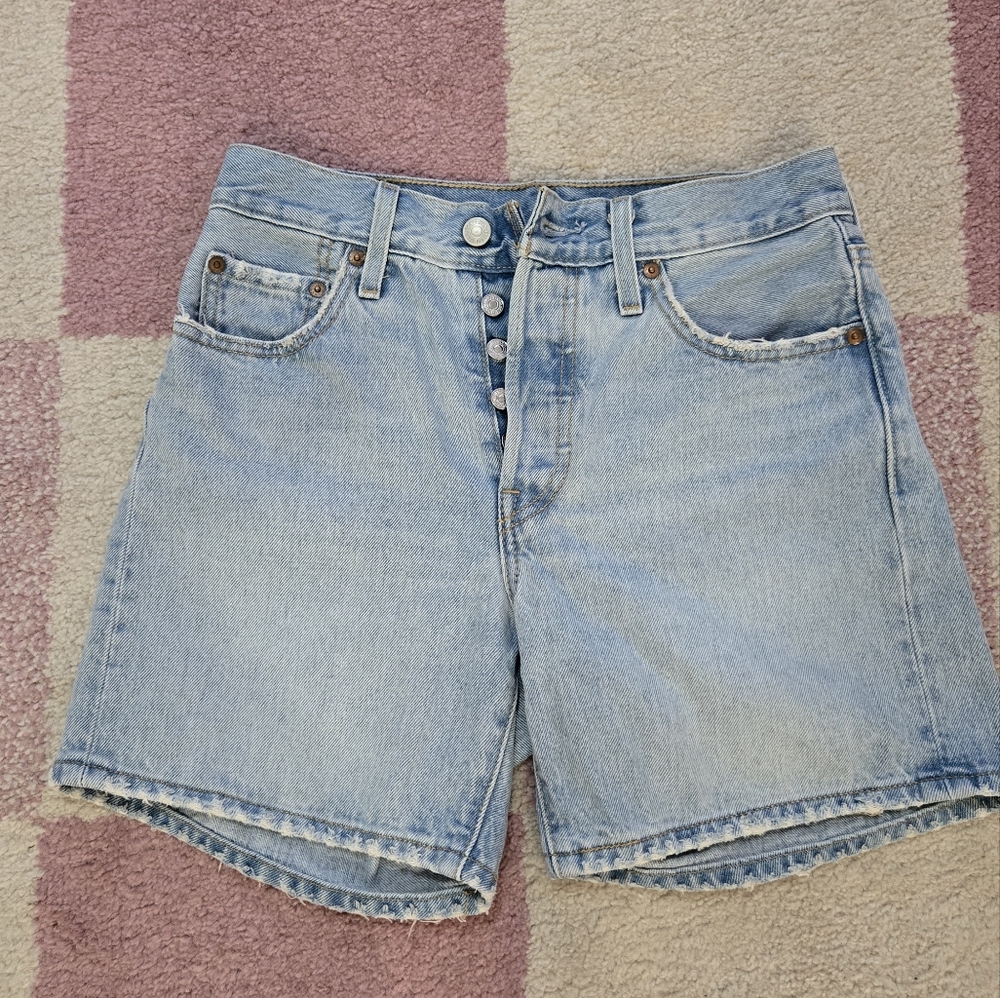 Levi's Women's 501 Mid Thigh Short Size 25